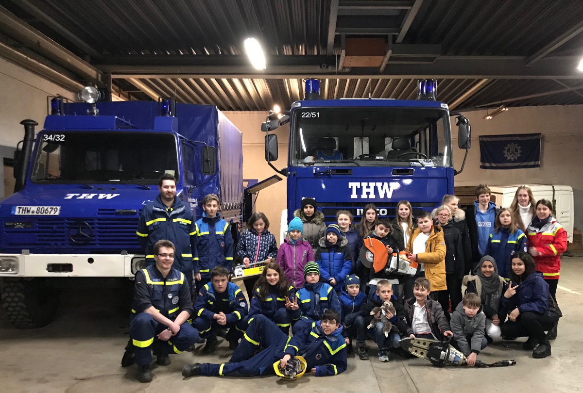 JRK Calw zu Besuch beim Technischen Hilfswerk