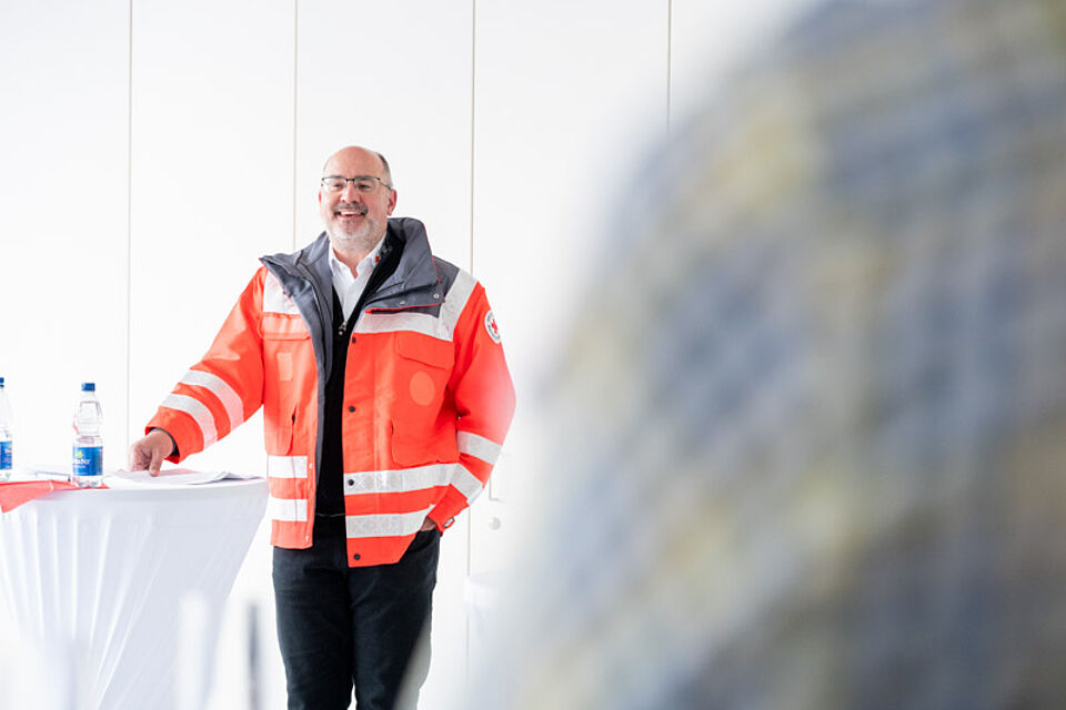 Verabschiedung Seeger Thomas Seeger hält eine Rede.